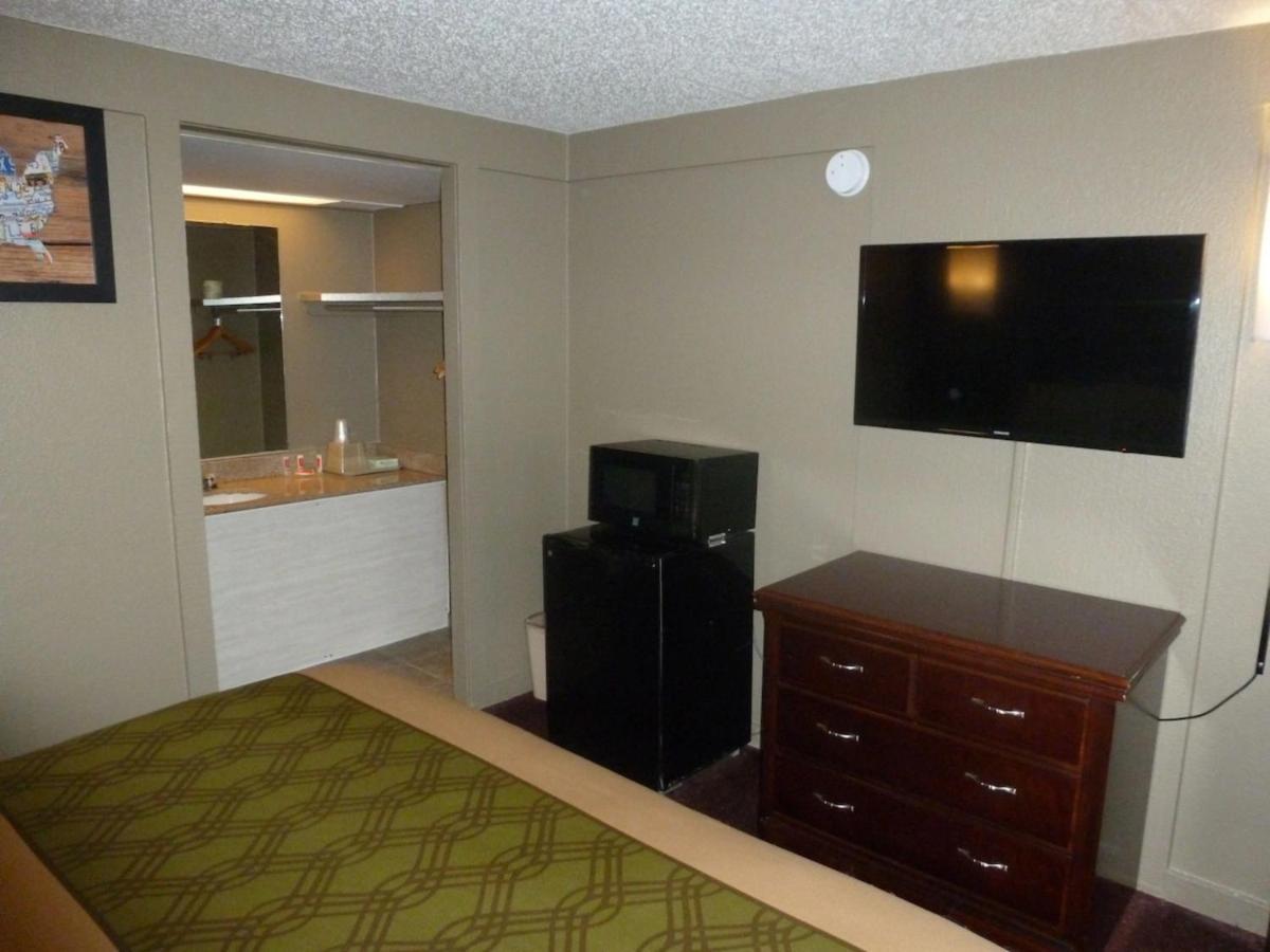 Econo Lodge Pittsburgh I-79 Esterno foto