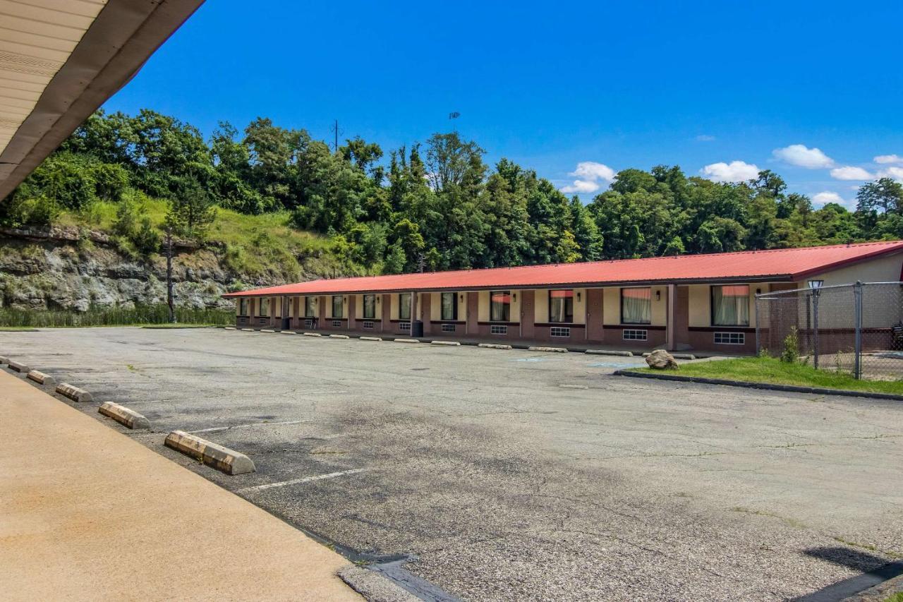 Econo Lodge Pittsburgh I-79 Esterno foto