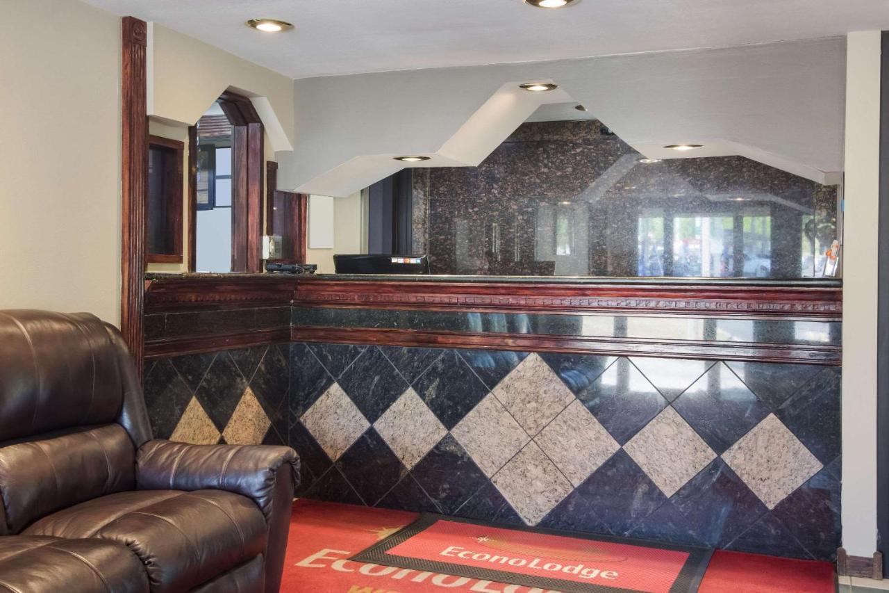 Econo Lodge Pittsburgh I-79 Esterno foto