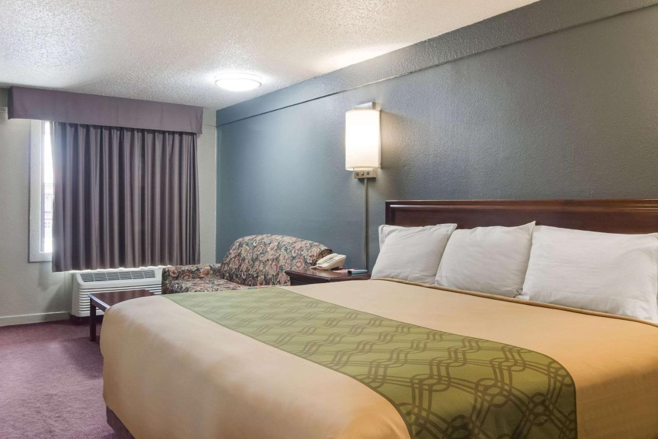 Econo Lodge Pittsburgh I-79 Esterno foto