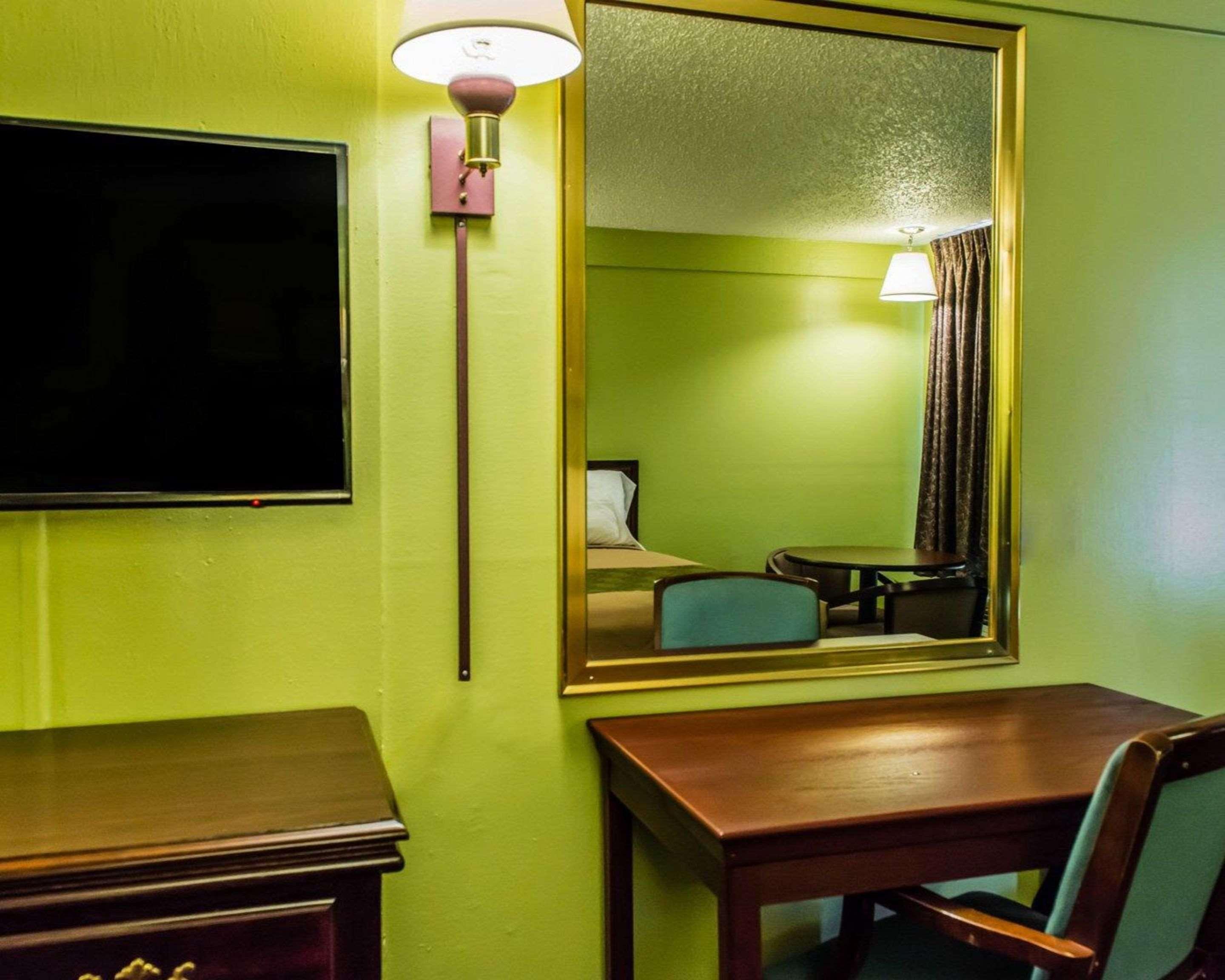 Econo Lodge Pittsburgh I-79 Esterno foto