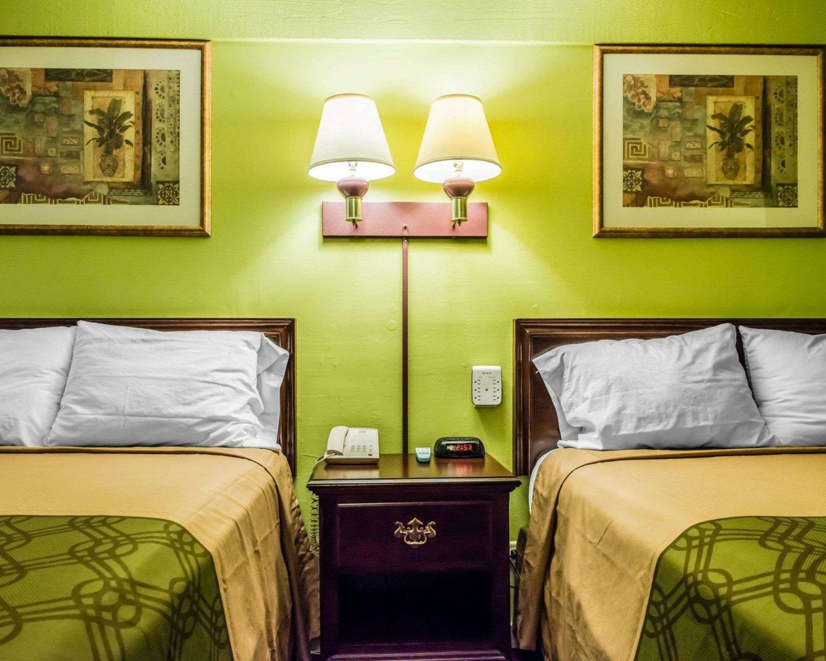 Econo Lodge Pittsburgh I-79 Esterno foto
