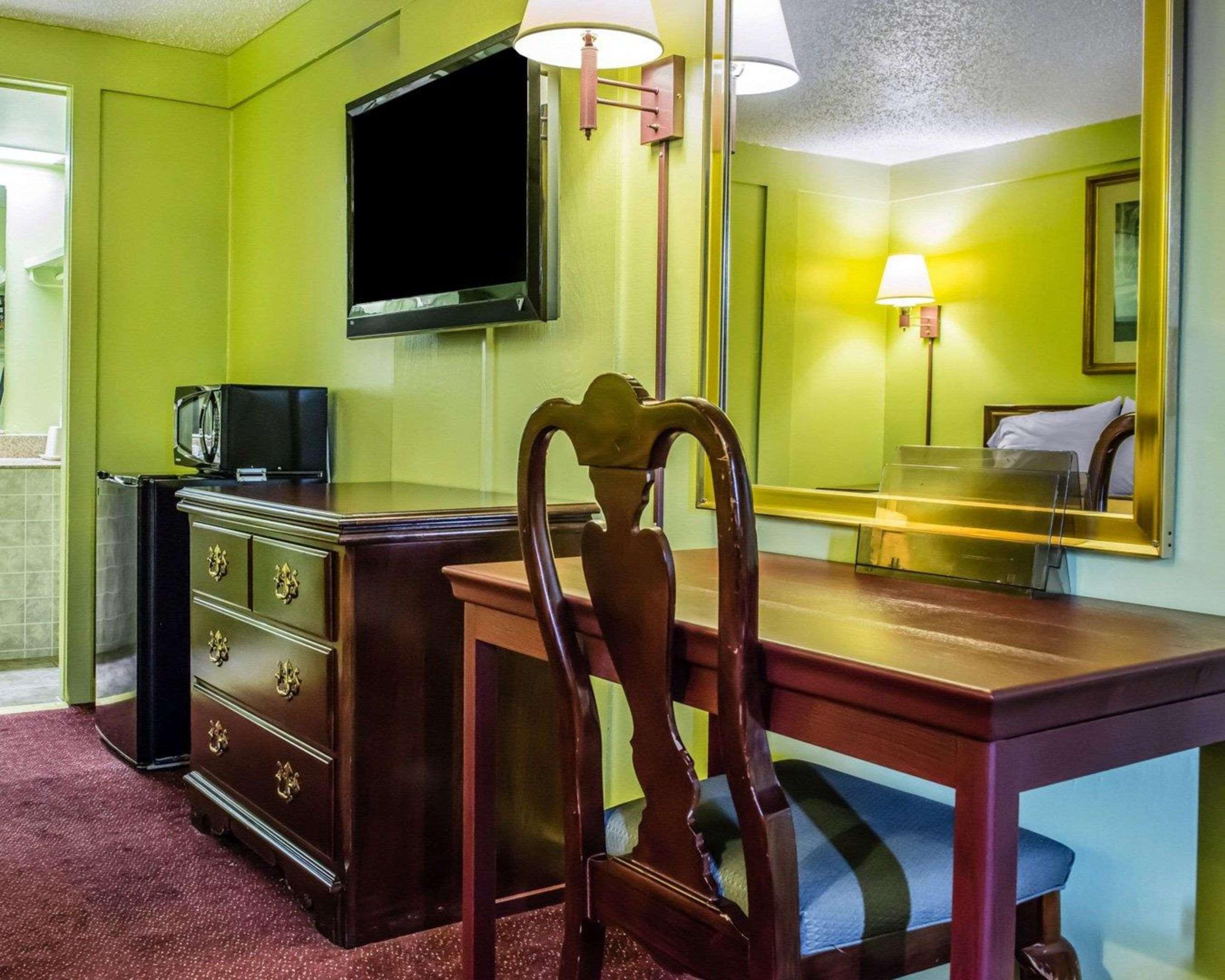 Econo Lodge Pittsburgh I-79 Esterno foto