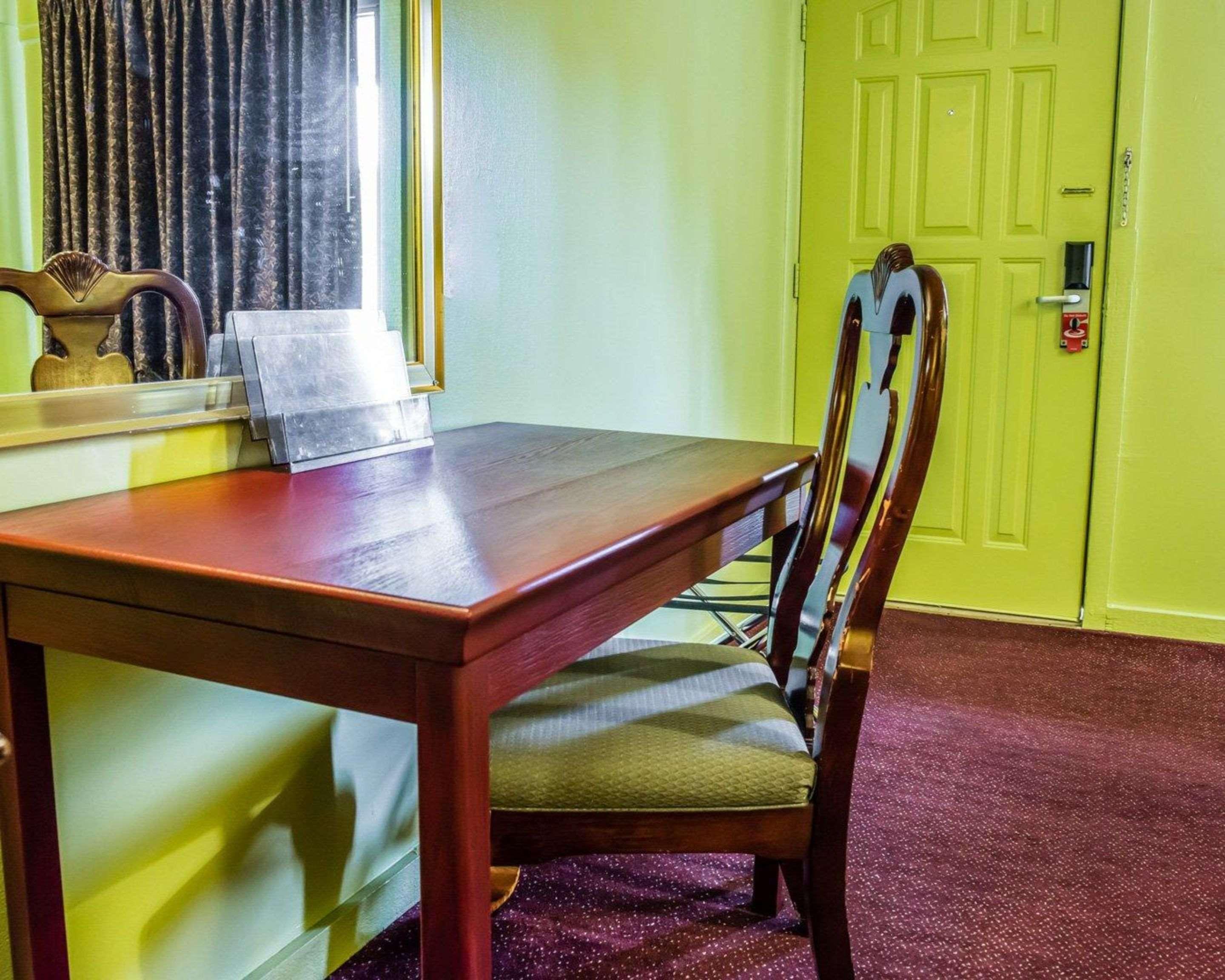 Econo Lodge Pittsburgh I-79 Esterno foto