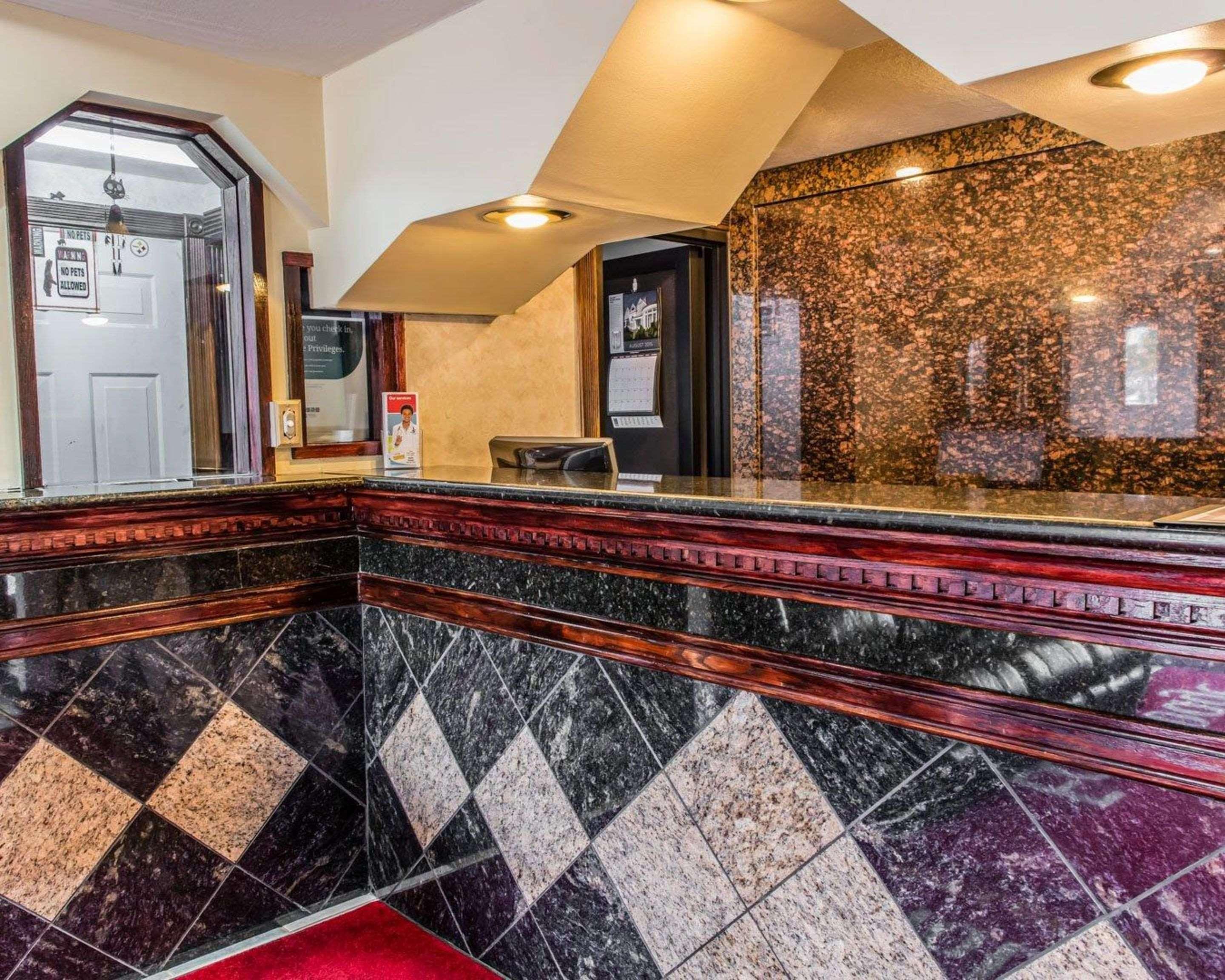 Econo Lodge Pittsburgh I-79 Esterno foto